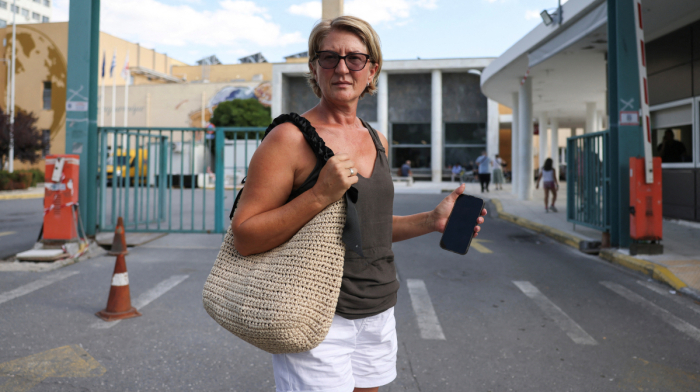 Woman recalls saving husband who was pulled out of window during Ryanair flight