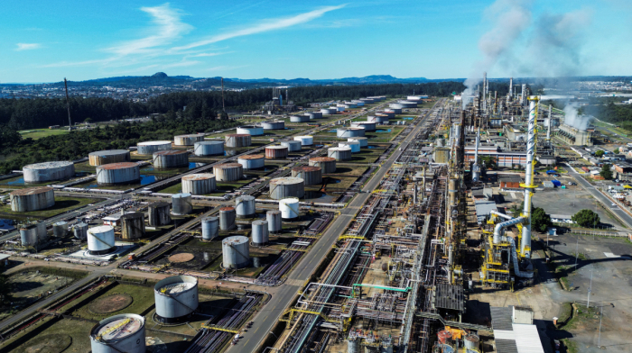 U.S. imposes new 25% tariffs on Brazil, expands exemptions list