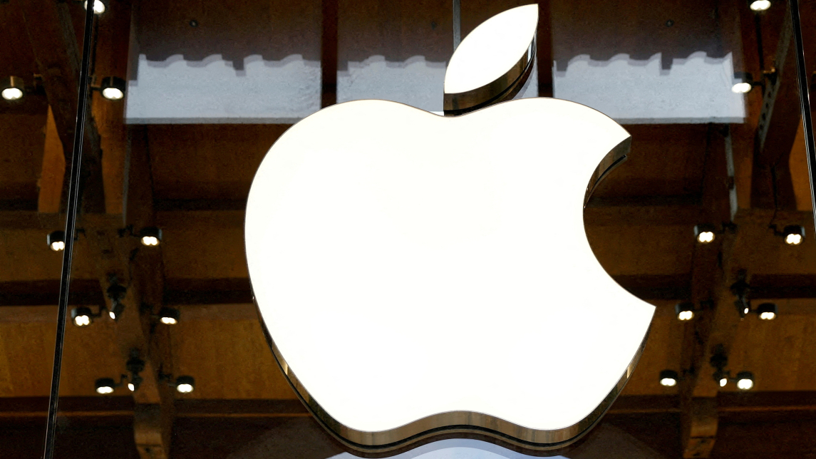 Apple closes in on Nvidia as world's most valuable company