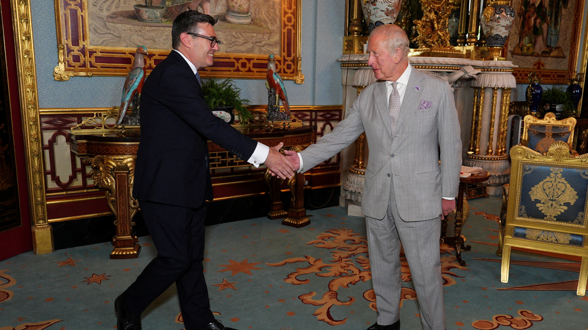 Andy Burnham becomes British Prime Minister after meeting with King Charles
