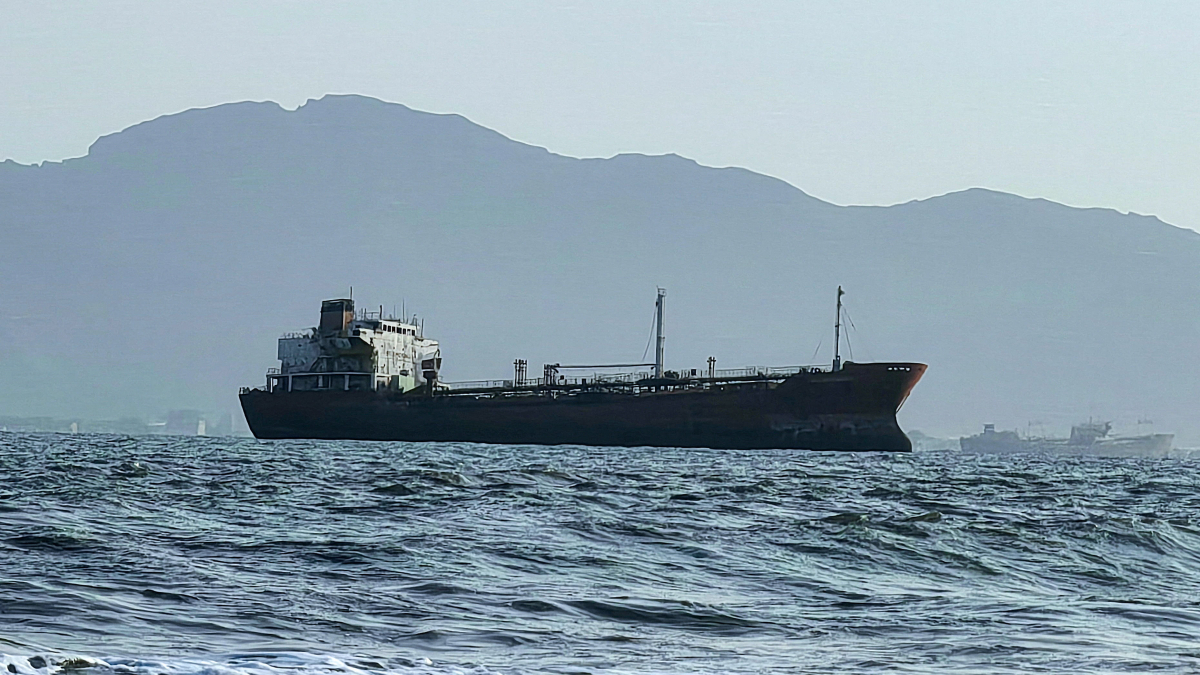 Pakistan declares Houthi attacks on its ships a 'red line'