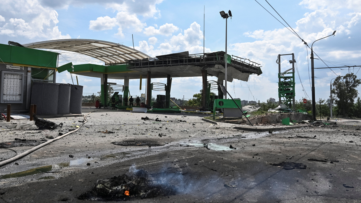 Air attacks kill civilians in Russia and Ukraine, officials say