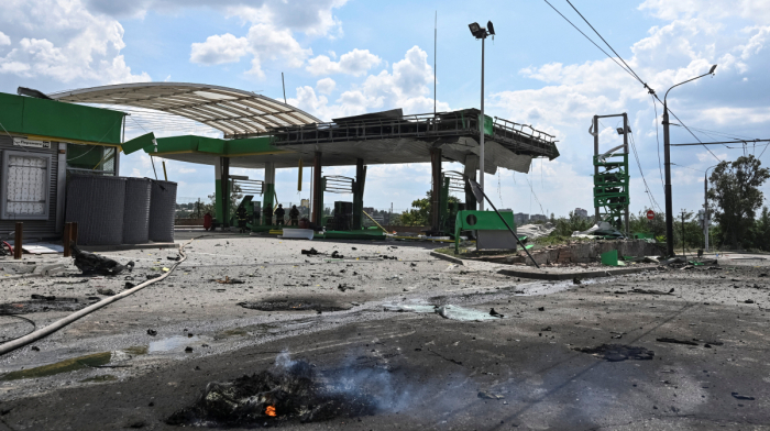 Air attacks kill civilians in Russia and Ukraine, officials say