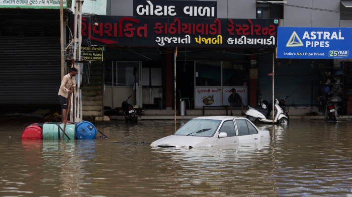 Pakistan monsoon death toll surpasses 100 as fresh heavy rain threatens