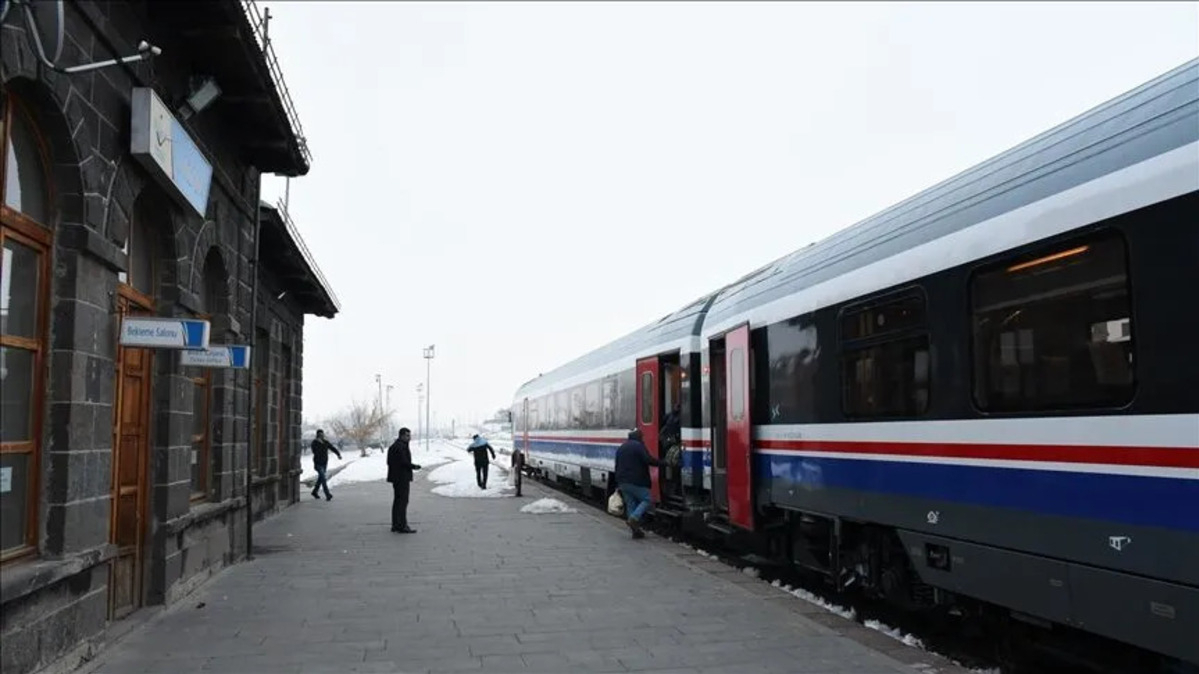 Türkiye begins Gyumri-Kars railway renovation ahead of possible Armenia border reopening