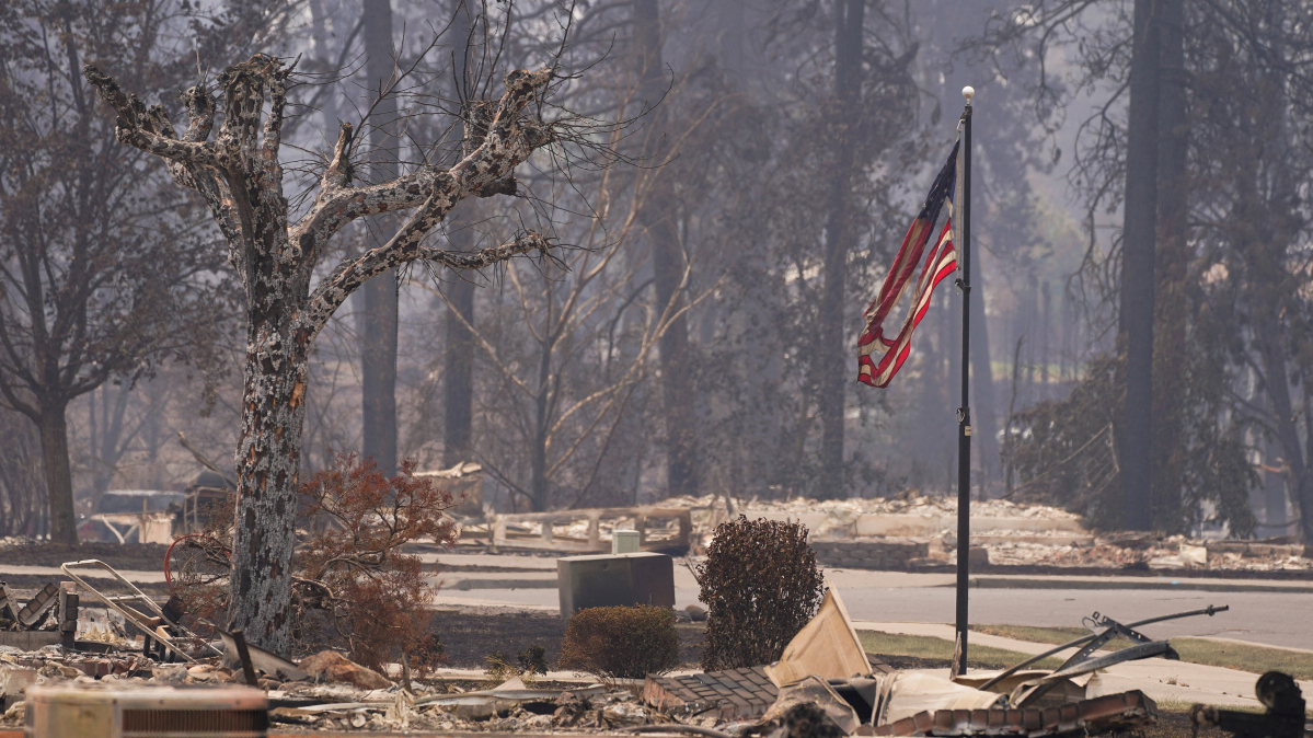 Washington wildfires force 64,000 evacuations near Spokane