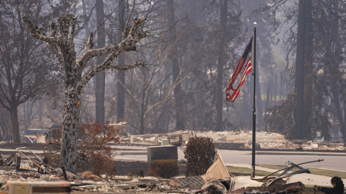 Washington wildfires force 64,000 evacuations near Spokane
