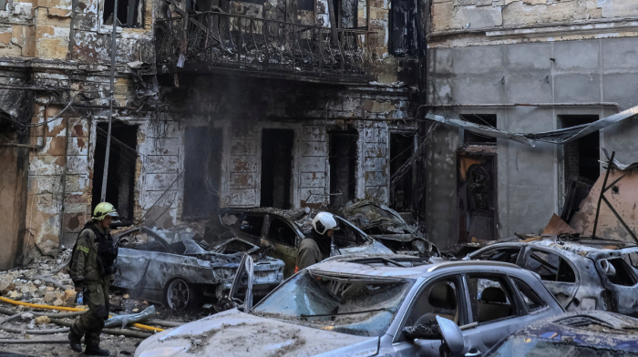 Deadly strikes in Russia and Ukraine on industrial and civilian targets