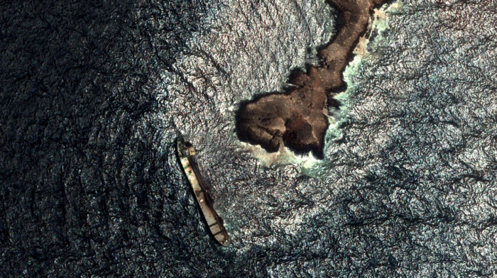 Russian oil tanker leak raises alarm near Oman's wildlife reserve