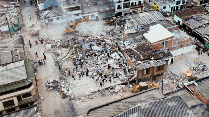 Colombia president vows quake reconstruction fund as rescue efforts intensify