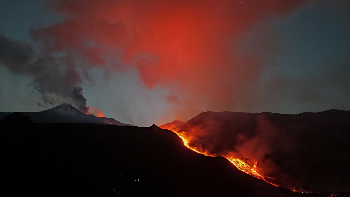 Mount Etna ash suspends flights at Catania airport until Friday