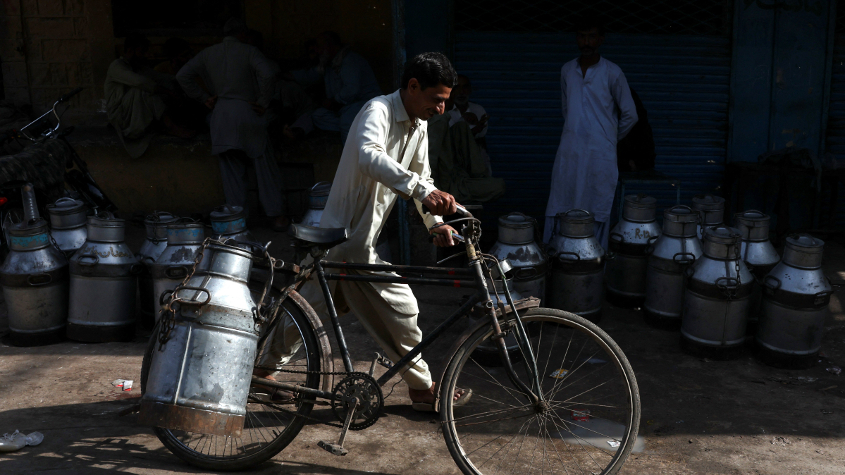 Pakistan seeks 50 per cent cut in Iranian gas price