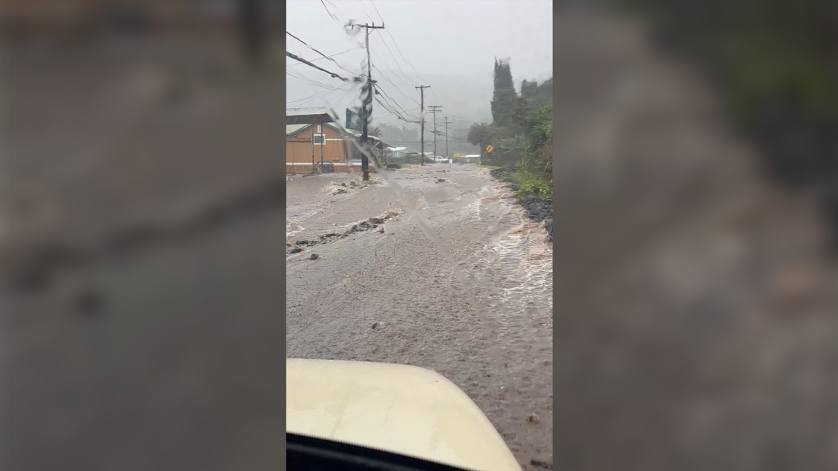 Hawaii power outages top 180,000 as Lala weakens
