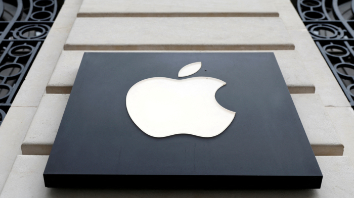 Apple changes fees for alternative app stores in EU