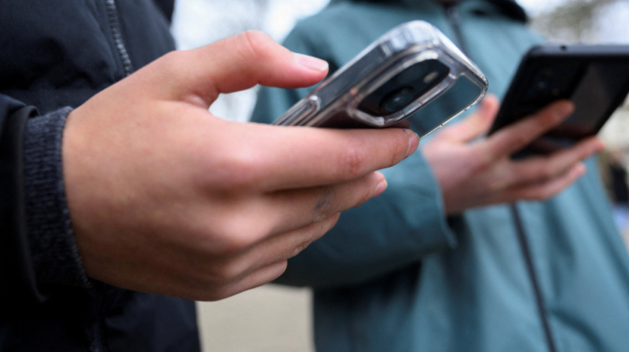 New Zealand to introduce bill banning social media for children under 16