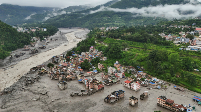 Nepal flood death toll reaches 162 as rescuers search for survivors