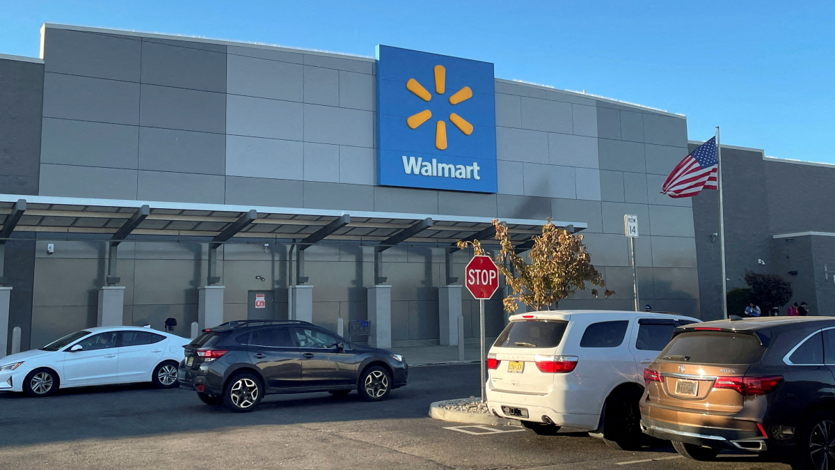 Walmart settles U.S. opioid lawsuit over pharmacy practices