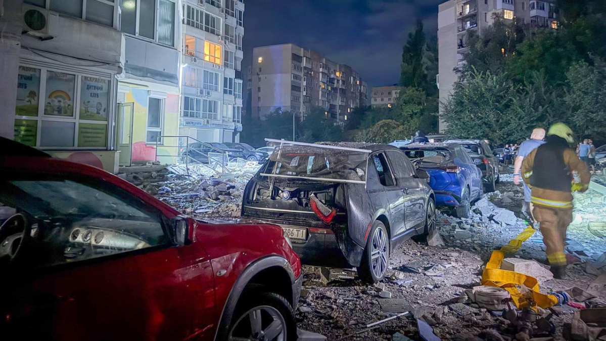 EU foreign ministers discuss upping aid to Ukraine following more Russian strikes