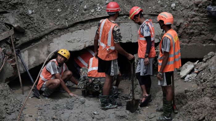 Nepal flood survivors found in tunnel 9 days later