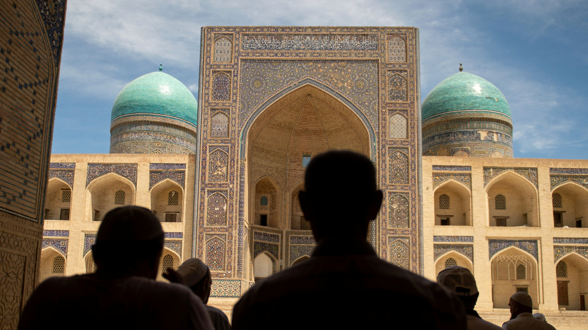 Uzbekistan moves to protect historic cities from development