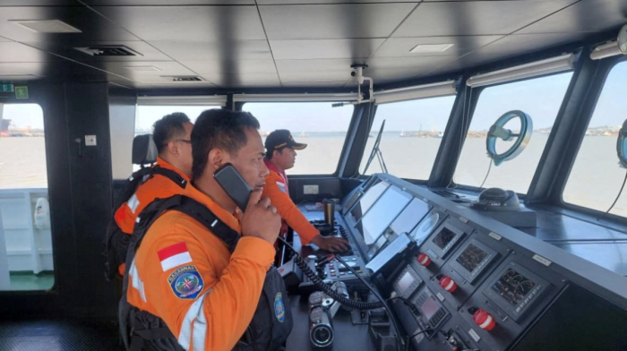 Indonesia ferry sinks in Java Sea, 130 people remain missing