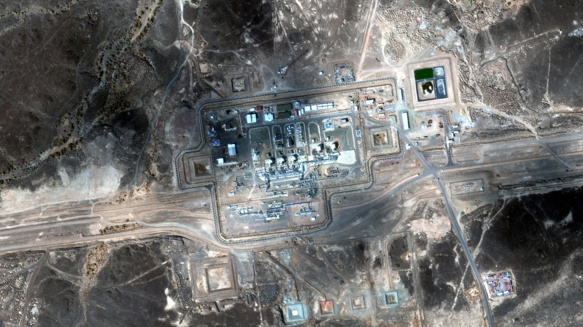 Saudi Arabia’s oil routes under pressure from two directions