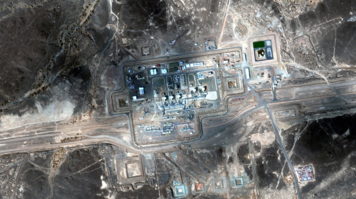 Saudi Arabia’s oil routes under pressure from two directions