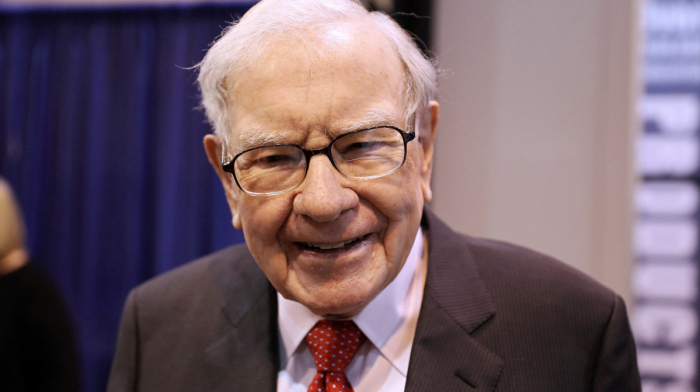 End of an Era: Warren Buffett steps down as Berkshire Hathaway chairman