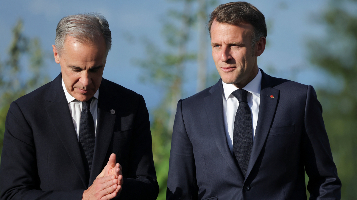 Macron and Carney meet on French islands amid Trump tensions