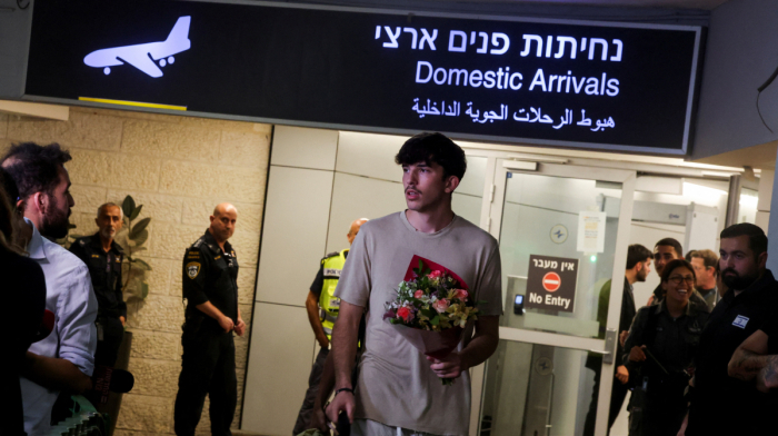 Passengers return to Israel after foiled flydubai crash attempt