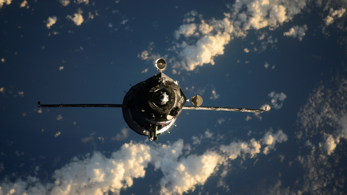 Ukraine urges U.S. sanctions over Russia’s Rassvet satellite network
