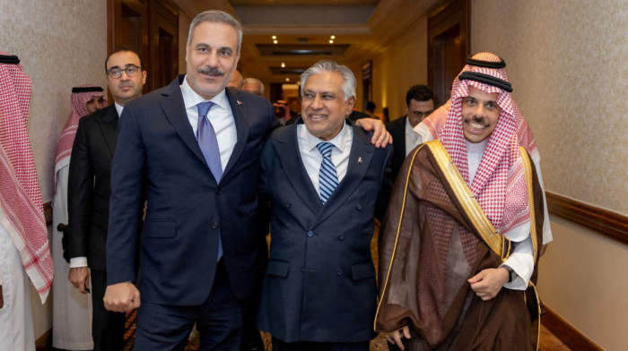 Türkiye and Pakistan to send troops to Saudi Arabia as Houthi attacks escalate