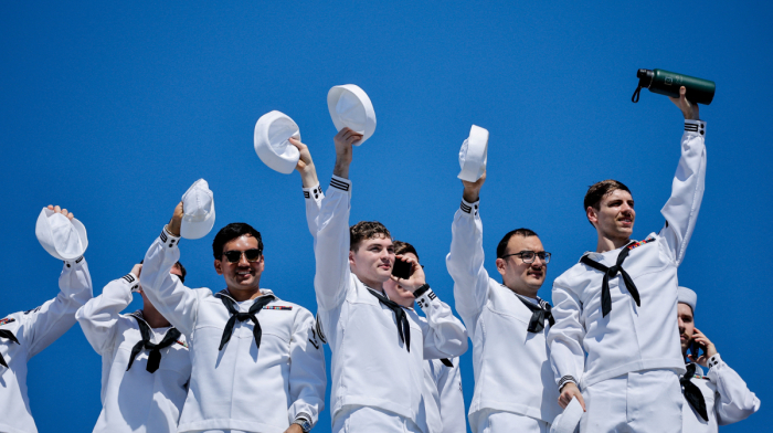 USS Abraham Lincoln returns home after 265 days at sea