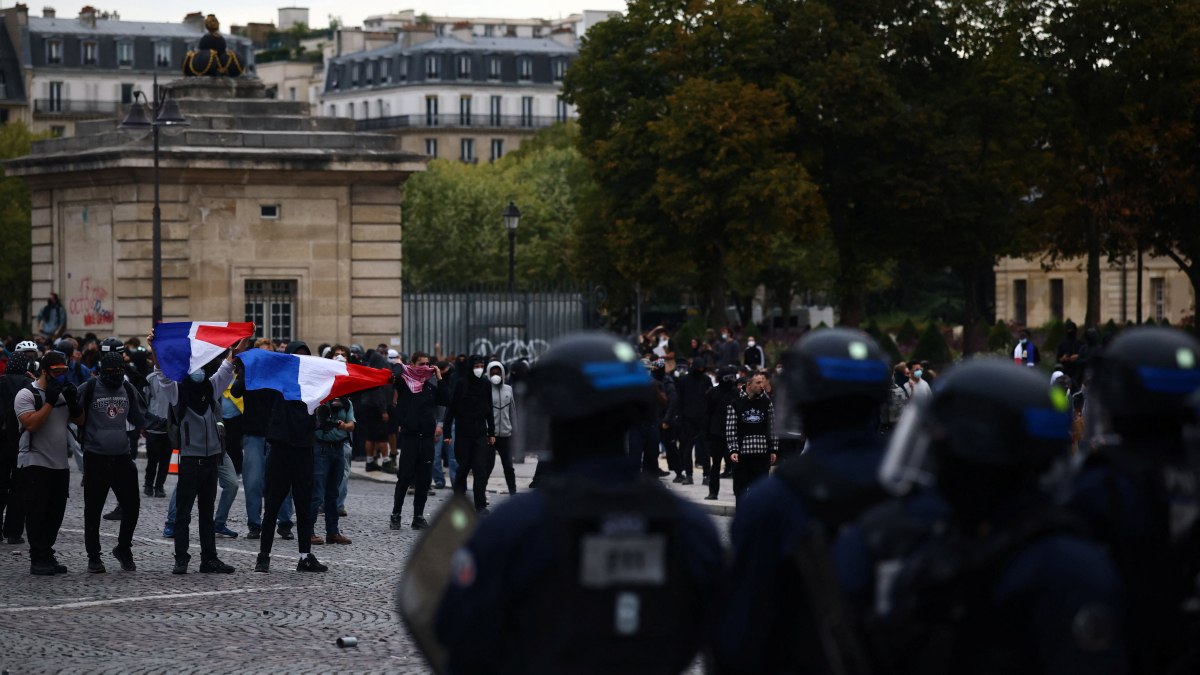 French police clash with student protesters in Paris as protests continue