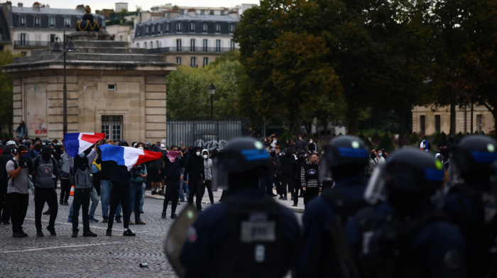 French police clash with student protesters in Paris as protests continue