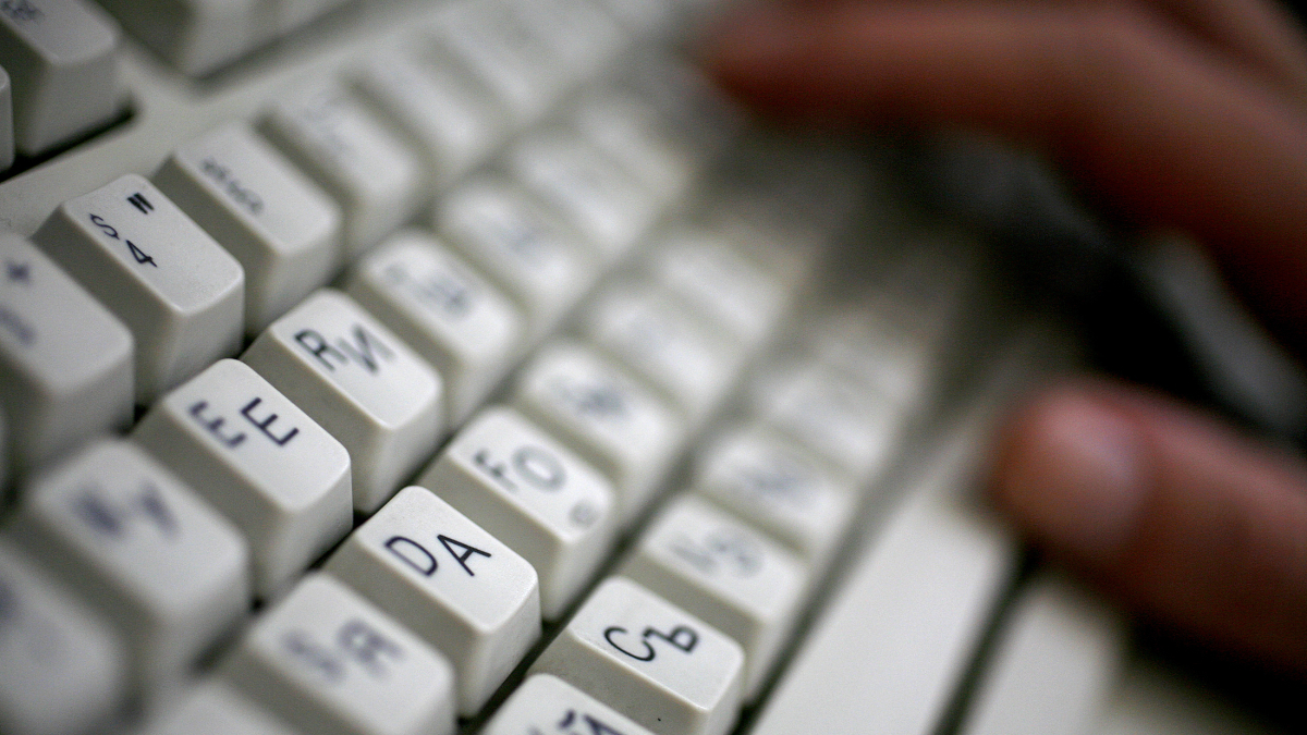 Uzbekistan's President Mirziyoyev approves new alphabet | AnewZ