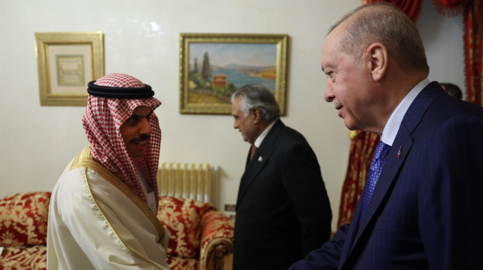 Foreign ministers warn against renewed strikes on Iran at Istanbul talks