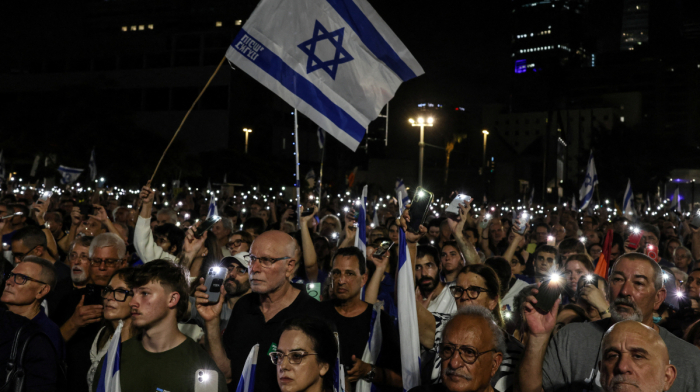 Thousands of Israelis rally in Tel Aviv ahead of the elections