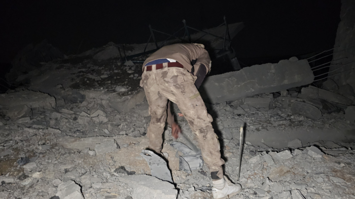 Syria condemns Jordanian strikes, closes border crossing