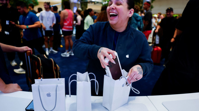 Could rising global smartphone costs push up iPhone 18 Pro prices in Azerbaijan?
